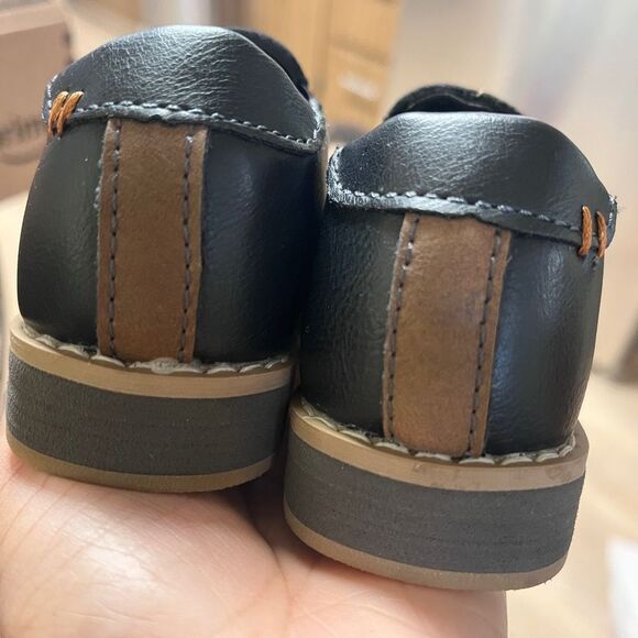 NWOT Cat & Jack Boys Black Faux Leather Dress Casual Slip On Shoes Sz 5 - Picture 4 of 7